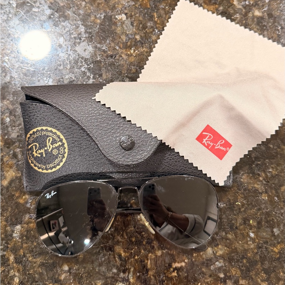 Ray-Ban Black Aviator Sunglasses